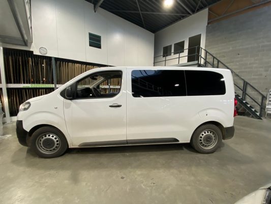 Opel Vivaro Links glasslook na